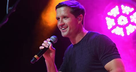 Walker Hayes Confronted His Alcoholism When Writing ‘beer In The Fridge