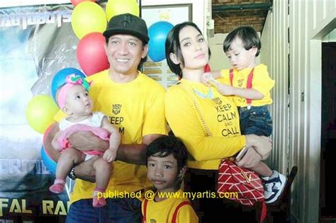 Di tahun 2009, nora bersama anak pertamanya putera rayqal rizal ashram manakala di 2019, nora mengabadikan foto bersama anaknya mohamed neqayl nedim atau ney ney. MYARTIS.COM | MYARTIS | MY | ARTIS: 11 GAMBAR - SEKITAR ...