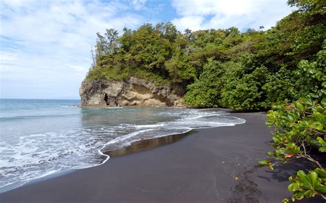 A La Recherche Des Plus Belles Plages De Sable Noir En Martinique