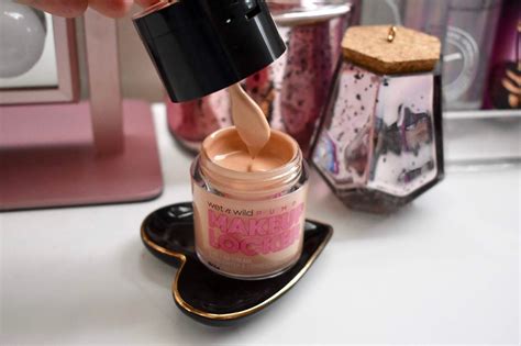 The news in the wet n wild® world sprout like daisies in spring! Review: Wet N Wild PUMP Makeup Locker 3-In-1 Sheer BB ...