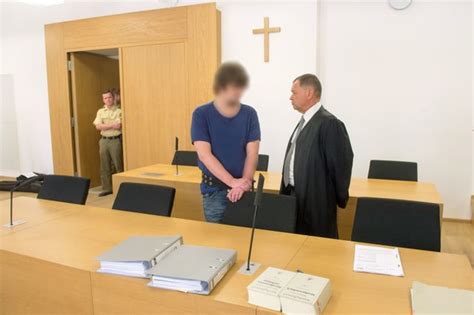 Bayern Mädchen Zum Sex Gezwungen Acht Jahre Haft Der Spiegel