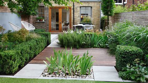 11 Small Garden Layout Ideas To Consider Gardeningetc