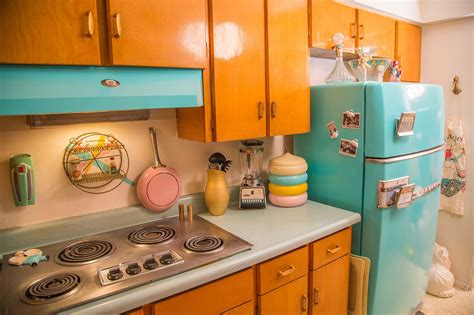 One Guy's Quest to Save the 1960s Time Capsule Homes of America | Retro