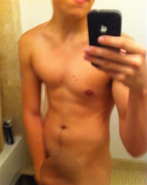 Dylan Sprouse Small Penis Telegraph