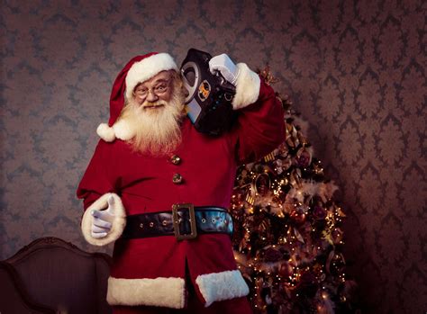 Top 10 Non-Traditional Classic Rock Christmas Songs - TrendRadars