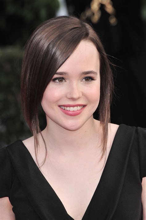 It was 2015, and she was filming gaycation, the documentary series she made with her best. Ellen Page | l'Encyclopédie Canadienne