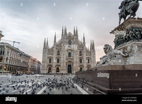 Piazza Del Duomo Milan Italy Stock Photo Alamy