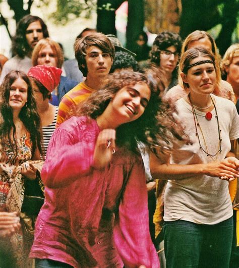 Hippies In The S Fashion Festivals Flower Power Woodstock