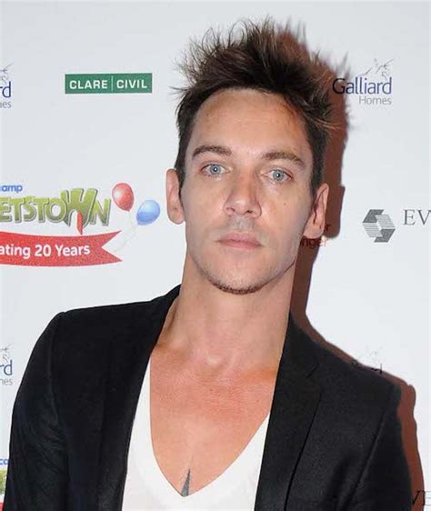 Dlisted Jonathan Rhys Meyers Wants You To Know Hes