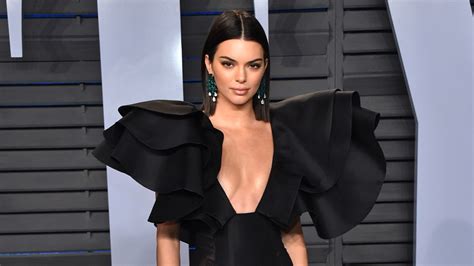 Kendall Jenner Says Yes To A Micro Short Dress And Endless Legs At The