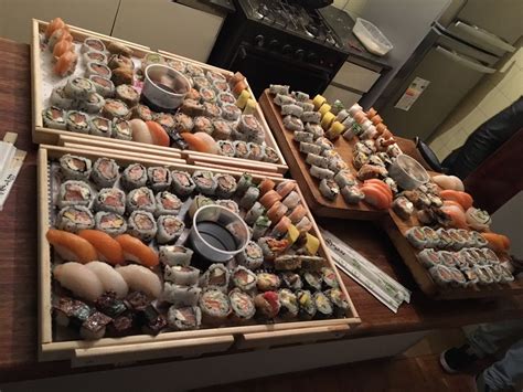Pin By Serrae On Sushi Food Goals Sushi Party Food