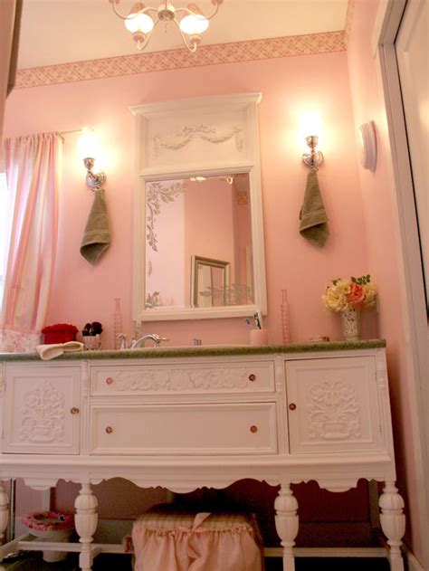 The color pink can take a fun, unique pattern and make it even bolder. 43 Bright And Colorful Bathroom Design Ideas | DigsDigs