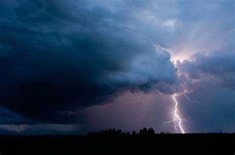 An Expert Meteorologist Answers Your Thunderstorm And Lightning Questions