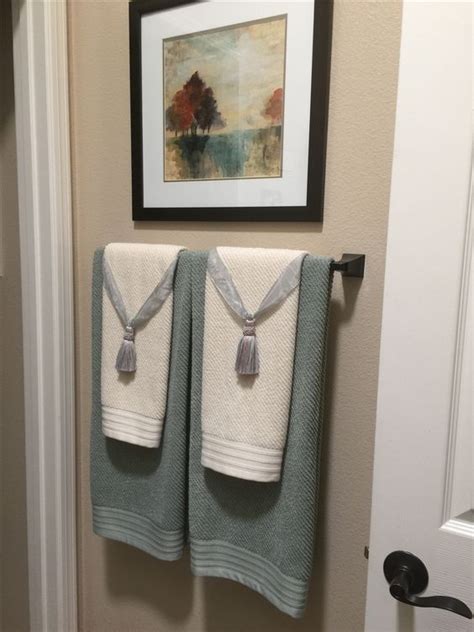 25 Creatively Easy Decorative Towels For Bathroom Ideas