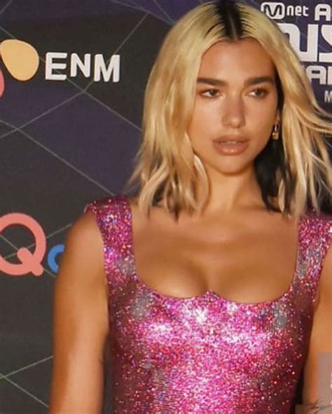 The pop star — who collaborated with dababy on the wildly popular remix of her song le… Dua Lipa looks incredibly glamorous as she attends Mnet Asian Music Award in Japan - Celebskart