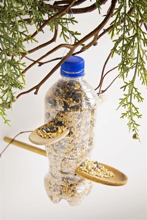 Make A Recycled Plastic Bottle Bird Feeder Welcome To Nana S Bird Feeders Recycled Bottle