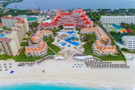 Wyndham Grand Cancun All Inclusive Resort Villas