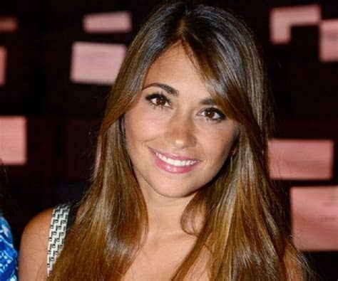 Thiago (born 2012), mateo (born 2015) and ciro (born 2018). Antonella Roccuzzo Biography - Facts, Childhood, Family ...