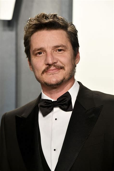 Brendan wayne, who doubles for pedro pascal, saw ask bryce dallas howard about working with pedro pascal on the set of the mandalorian and she can't say much. The Mandalorian 's Pedro Pascal Admits to 'Cooing a Little ...