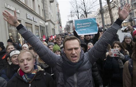 Russian Protesters Urge Boycott Of Presidential Vote Even As Opposition