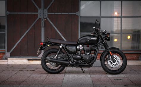 So i sold a honda cb1100 a few months ago, largely due to a combination of family i owned a 2012 triumph tiger 800xc, and it was a revelation — smooth, comfortable, go anywhere, flickable and fun. Retro Roadsters Revisited: BMW R NineT Pure Vs Honda ...
