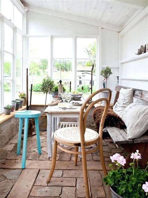 25 Fun And Cozy Sunroom Decor Ideas For Small Spaces
