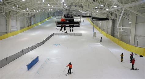 New Jersey Mall Opens Indoor Ski Slope The First Of Its Kind In North
