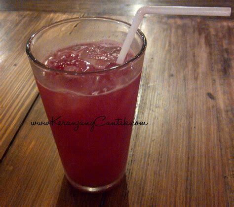 Semangka merupakan buah yang bisa dipilih ketika anda sedang menjalani program diet atau mengontrol pola makan. jus semangka | Semangka, Resep, Jus