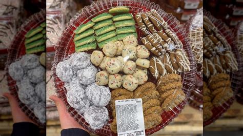 Jump to video · jump to recipe. Costco's massive Christmas cookie tray is turning heads