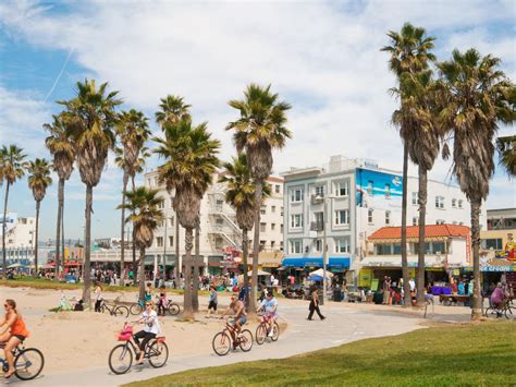 Top 10 Things to Do in Venice Beach - Flavorverse