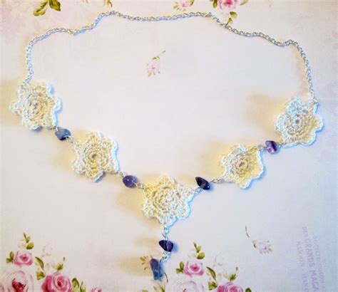 Crocheted Flower Necklace Tutorial