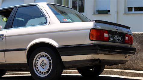 Driving the classics: BMW E30 (1989) | CAR Magazine