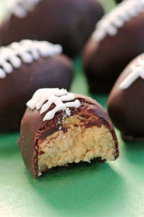 Serve These Football Themed Desserts At This Years Super Bowl Party Superbowl Desserts