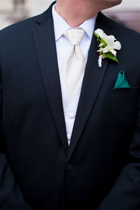 What Tie Goes With Black Suit And White Shirt - Navy Suit Shirt Color