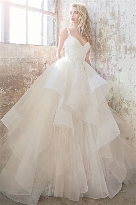 Fantastic Satin And Tulle Sweetheart Neckline Ball Gown Wedding Dress