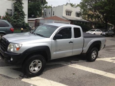 Find a new tacoma at a toyota dealership near you, or build must complete retail sale and take delivery from july 7, 2020 through august 3, 2020. Find used 2006 TOYOTA TACOMA SR5 SPEED 4 DOOR GREAT MPG 4 ...