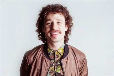El youtuber luis arturo villar sudek , conocido como luisito comunica , confirmó el lanzamiento de su propia compañía de telefonía móvil llamada pillofon. Luisito Comunica revela foto de su aspecto cuando "se ...