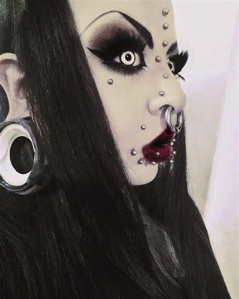 Facial Piercings Septum Piercing Tattoos And Piercings Gothic Makeup Gothic Beauty Body Art