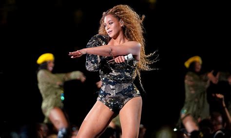 Beyonce Performs Through Wardrobe Malfunction At Coachella Fox News