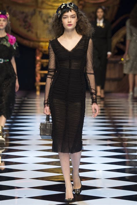 D Fil S Vogue Paris Defile Mode Mode Noir Et Blanc Id Es De Mode