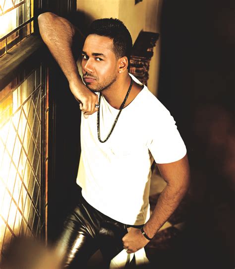 The king stays king, here we present you the very best songs of romeo, every bachata lover around the world must know this song and i can tell from experience that a lot of. PSA: 'King of Bachata' Romeo Santos Will Be in San Antonio ...