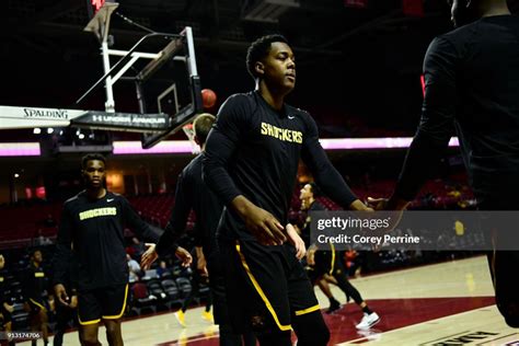Darral Willis Jr 21 Of The Wichita State Shockers High Fives News Photo Getty Images