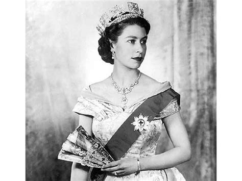 Isabel II cumple 65 años en el trono Norte de Ciudad Juárez