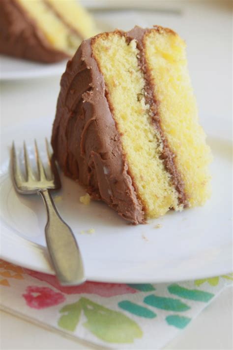 Last night, while flipping through photos on my phone, i was reminded of this perfectly wonderful, and incredibly easy simple cream cake i baked a few weeks ago. Yellow Cake + Chocolate Sour Cream Frosting - Espresso and ...
