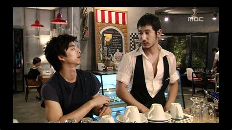 Her boyish appearance deceives everyone into thinking that she's a strong man with a petite figure. Coffee Prince, 17회, EP17, #08 - YouTube