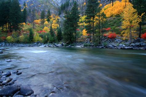 Fall Colors Wenatchee River Tumwater Canyon Wenatchee N Flickr