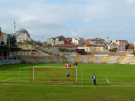 Auch historische spielstätten können ausgewählt werden. Fatih Karagümrük Stadion / Sukru Saracoglu Stadium Know ...