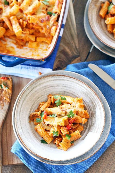 Lay a piece of parchment paper on top and pound to about ¼ inch (6 mm) thick. Creamy Chicken & Tomato Pesto Pasta Bake | Recipe | Pesto ...