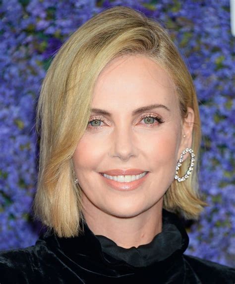 Here a list of top ten most attractive female celebrities in usa, who are just not actresses but also models, singers, fashion designers, philanthropists etc. Top 10 Most Attractive Female Celebrities in The USA - HD ...