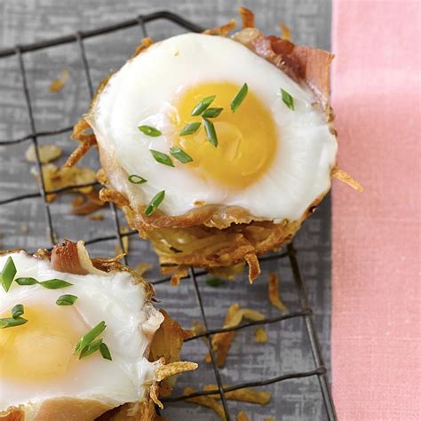 Baked Eggs In Prosciutto Hash Brown Cups Recipe Eatingwell